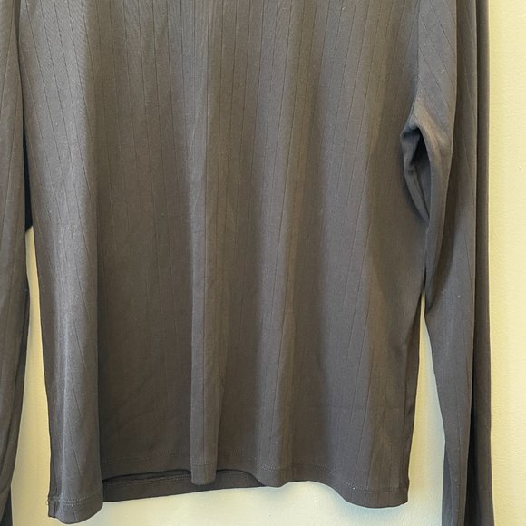 Forever 21 Plus Long Sleeve Ribbed Mock Neck Black Top 2x - Picture 3 of 6